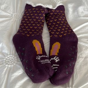 socks fuzzy with non skid bottom